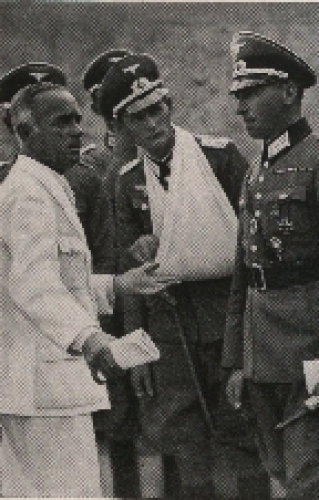 Olympic Games 1936 First Lieutenant Freiherr von Wangenheim before his ride with a tied arm in the jumping competition of the eventing competition, collective picture, no AK