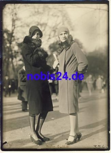 Ladies fashion large photo ca.A5 around 1930