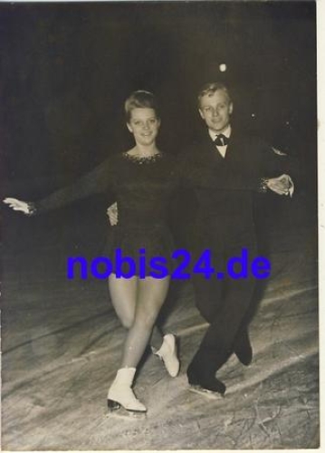 Figure skating pair skating Romans *ca.1970