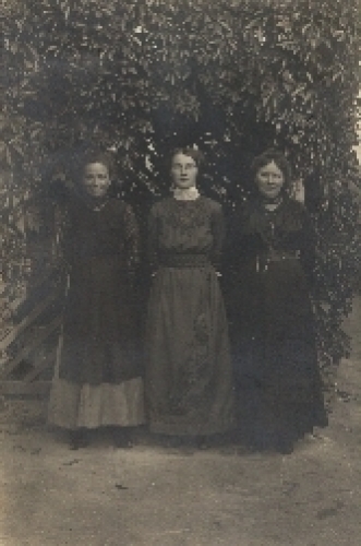 Drei Frauen Echtfoto o 19.10.1915