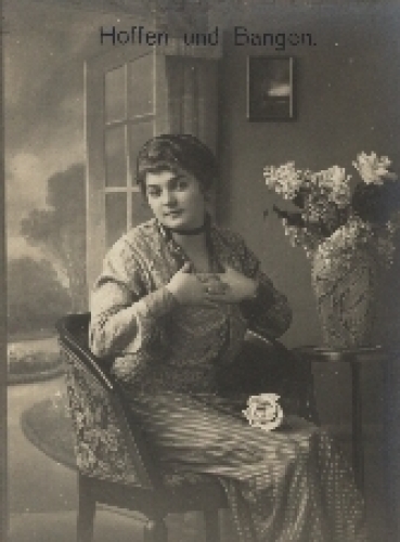 Young woman "hope and fear" series card 34627/3 * approx. 1920