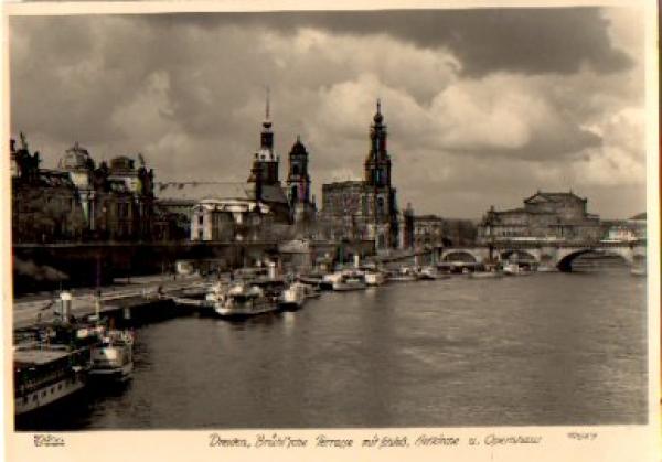 Dresden Bruehlsche Terrasse Elbdampfer * 1950 Verlag Hahn-Foto10927