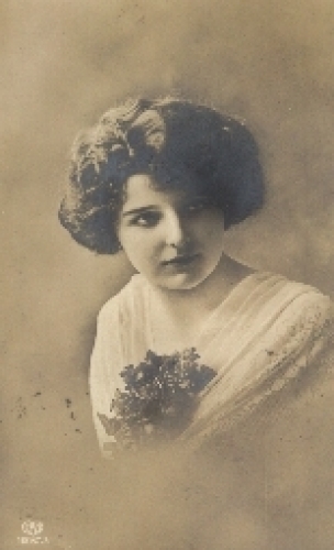 Mädchen mit Blumen o 27.3.1914