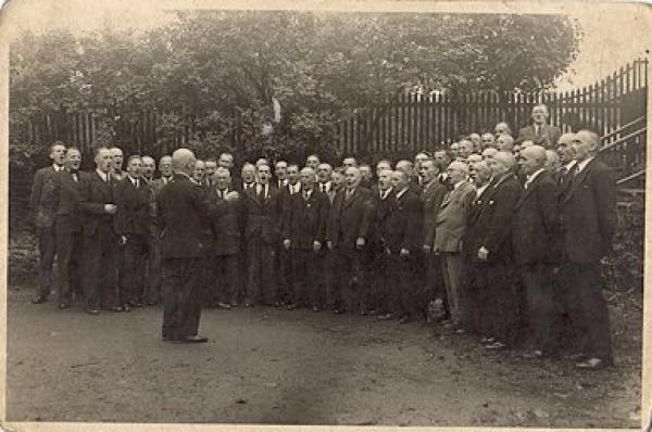 Male choir, real photo * approx. 1930