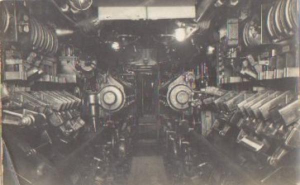 Warship Main engine of a warship * ca. 1915