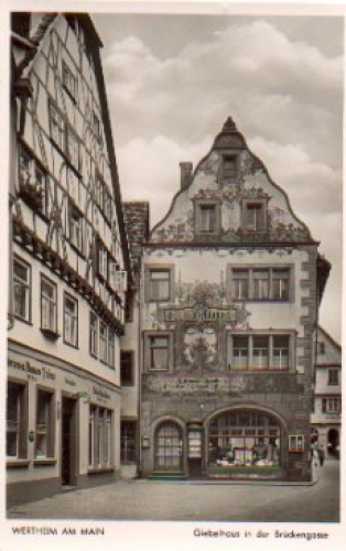 97877 Wertheim Giebelhaus in der Brueckengasse *ca. 1950
