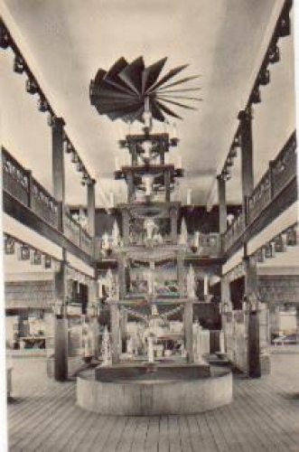 09548 Seifen Spielzeug-Museum Weihnachtspyramide o 22.12.1965