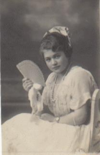 Frau mit Fächer Echtfoto gebr.ca.1910