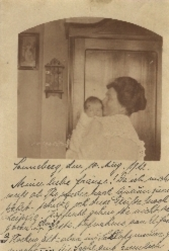 Mother with child o August 11, 1912