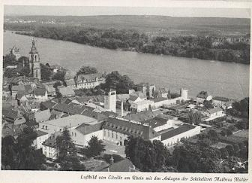 65343 Eltville Aerial view of the Matheus Muller sparkling wine press *ca.1950