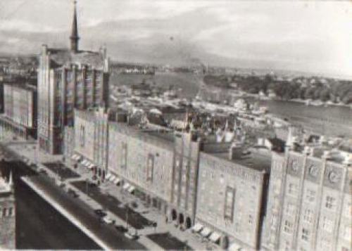 Rostock Lange Straße with a view of the harbor o 18.6.1976