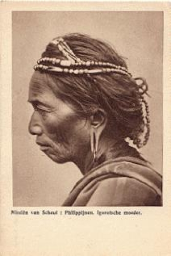 Philipine Indio with headdress Ingorotsche moeder * ca. 1930