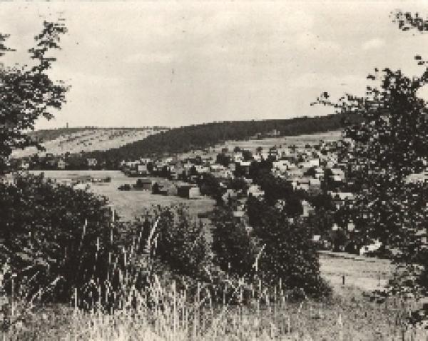 98744 Cursdorf Thuringia View of the Kirchberg with the Frobel Tower *ca. 1960