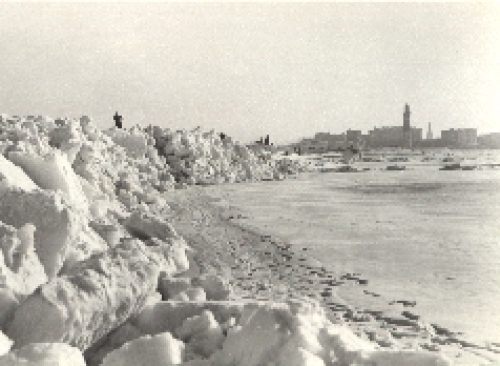Warnemunde in winter o 20.12.1966