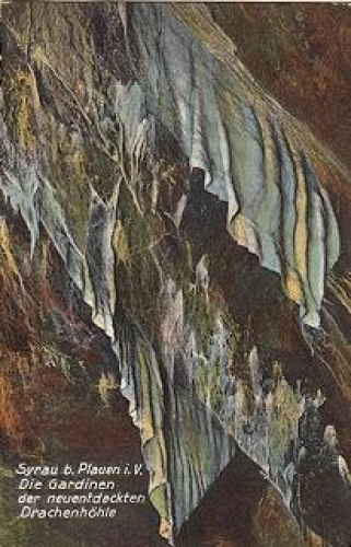 08548 Syrau curtains of the newly discovered dragon cave grotto *ca. 1930