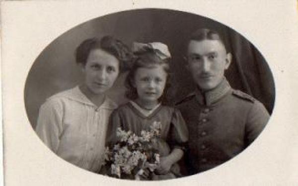 German officer WWI with family real photo * around 1915