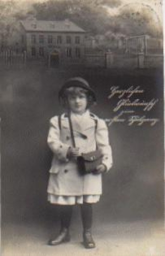 Back to school, girl with bag, 04/16/1917