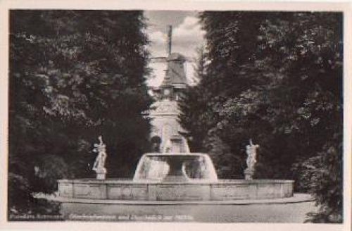 Potsdam Sanssouci Glockenfontaine mit Durchblick zur Windmühle *ca. 1950