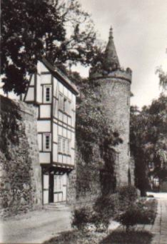 Neubrandenburg, Wiekhaus an der Stadtmauer * ca.1970