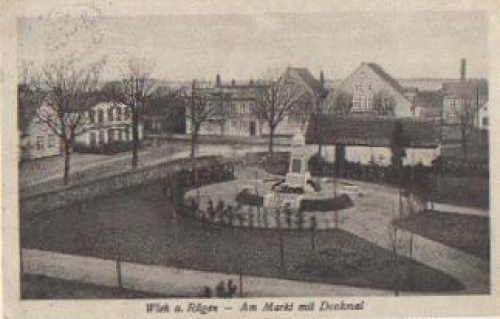 18556 Wiek Markt mit Denkmal gebr. 30.7.1924