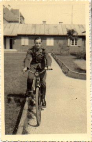 2. WK., Militaerfahrradfahrer, Echtfoto * ca. 1940