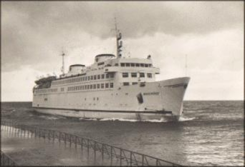 Ostseefähre Warnemünde bei der Einfahrt, * ca. 1960