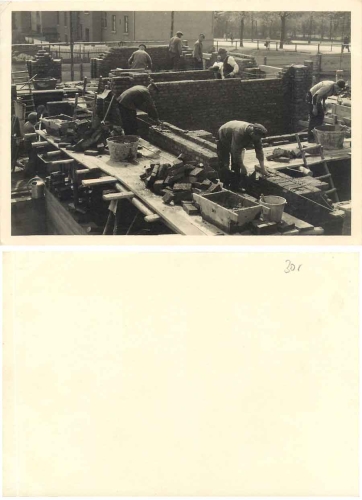 Bauarbeiter Maurer bei der Arbeit * ca. 1940