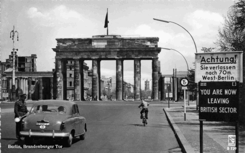 Berlin, Brandenburg Gate, seen from West Berlin – circa 1950