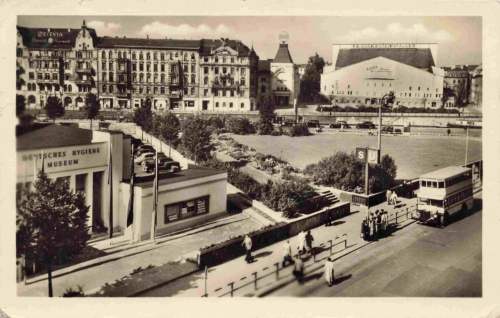 Berlin Friedrichstrasse mit Friedrichstadtpalast original alte Ansichtskarte o 1956