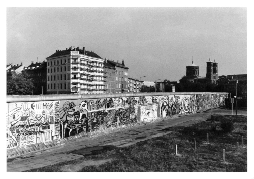 Berlin Wall in Kreuzberg, 1985 – vintage postcard
