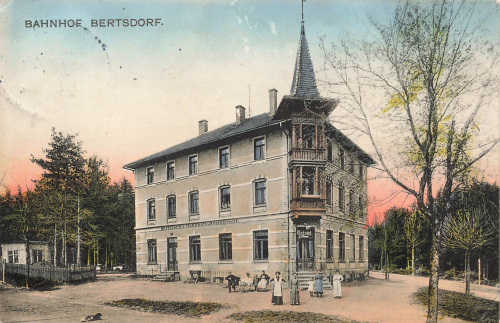 02763 Bertsdorf Bahnhof  Bahnpoststempel Oybin-Zittau ZUG 5798 o 1915