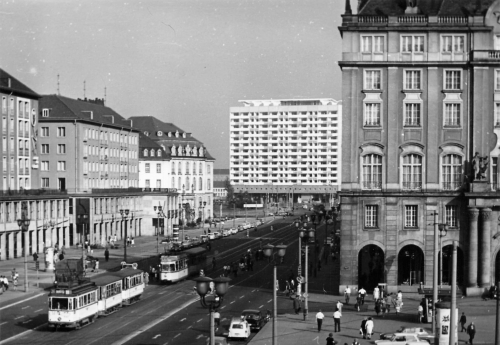 Dresden Ernst-Thalmann-Strasse mit Restaurant "Haus Altmarkt" Grossfoto um 1970