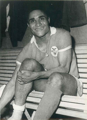 Eusebio da Silva Ferreira soccer player Benfica Lisbon real photo 18 x 13 cm around 1970