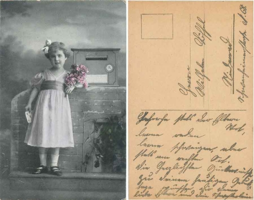 children in front of mailbox circa 1920