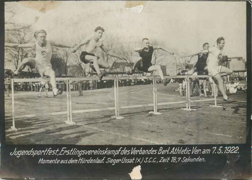 Athletics hurdles Berlin Athletic Club 07.05.1922 real photo 16 x 11.5 cm