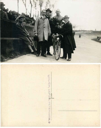 Bahnradfahrer  Siegerrehrung *ca. 1920