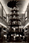 09548 Seiffen, Great Pyramid in the Christmas Toy Museum, * approx. 1970