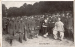 Sports festival 1. WK., Soldiers behind the front egg running clown, o 14.10.1917