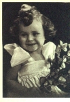Children, girls with flowers * approx. 1930