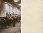 Schlosser / Mechaniker  an Werkbank * ca. 19